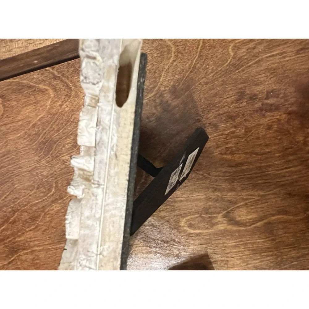 Set Of 2 Dicksons Resin Frame 